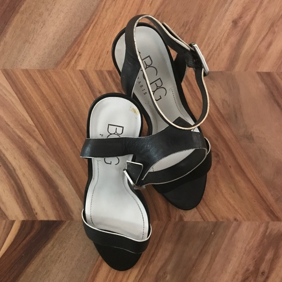 BCBG Paris Heeled Sandal in Black with White Trim - Picture 4 of 7